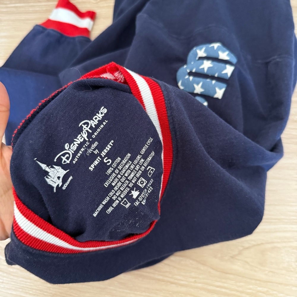 Walt Disney World Small Spirit Jersey USA Flag Americana Navy Patriotic - Picture 5 of 7